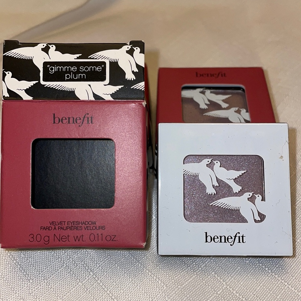 New Benefits Velvet Eyeshadow- “gimme some” plum